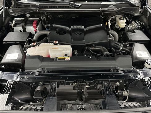 Used 2024 Toyota Tundra SR5 w/ SR5 Convenience Package AWD/4WD image 33