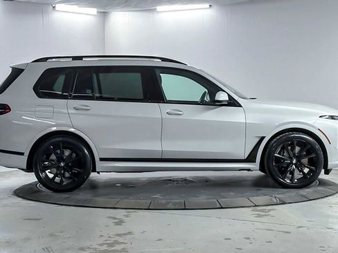 Used 2026 BMW X7 xDrive40i w/ M Sport Package image 8