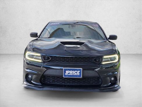 Used 2019 Dodge Charger GT w/ Blacktop Package RWD image 2