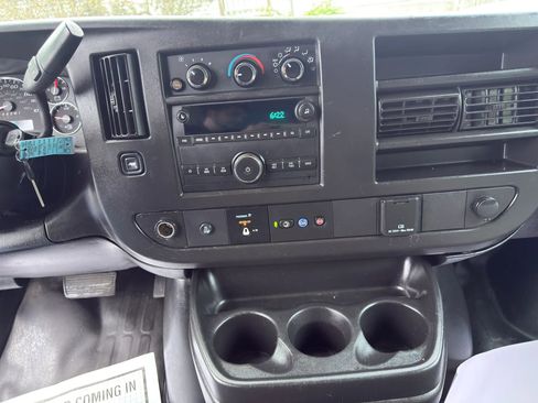 Used 2021 Chevrolet Express 2500 RWD image 25