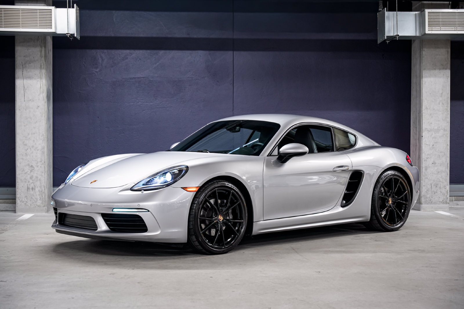 Used 2024 Porsche 718 Cayman RWD image 6