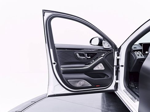 Used 2023 Mercedes-Benz Maybach S 580 4MATIC image 36