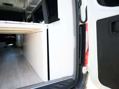 Used 2019 Mercedes-Benz Sprinter 170 image 25
