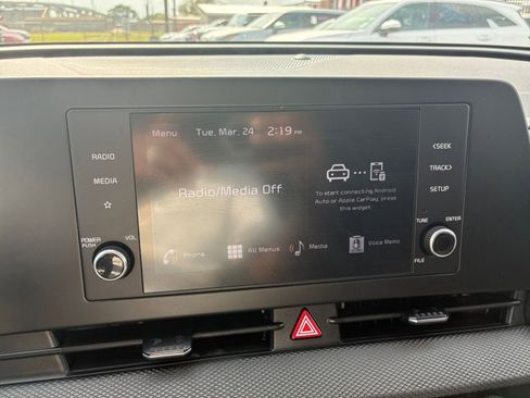 Used 2025 Kia Sportage LX image 16