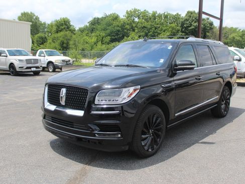 Used 2020 Lincoln Navigator L Reserve AWD/4WD image 2