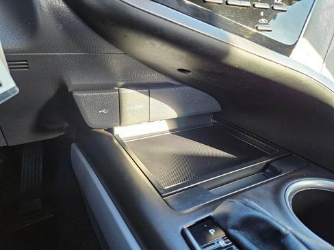 Used 2024 Toyota Camry SE image 28