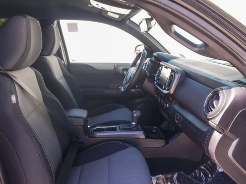 Used 2023 Toyota Tacoma TRD Sport image 16