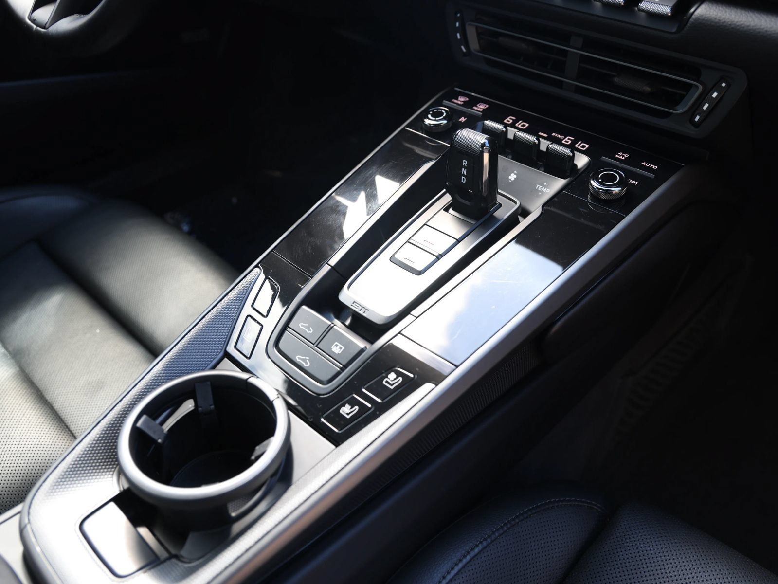 Used 2020 Porsche 911 Carrera RWD image 19