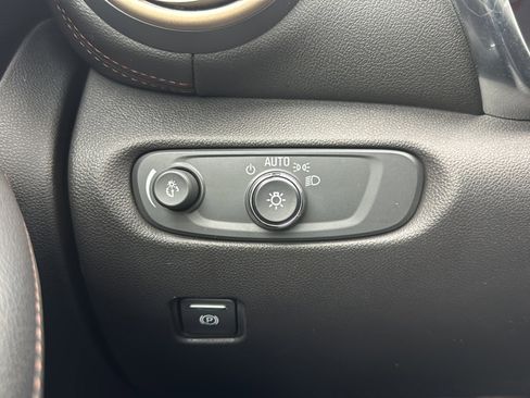 Used 2023 Chevrolet Blazer Premier w/ Enhanced Convenience Package image 31