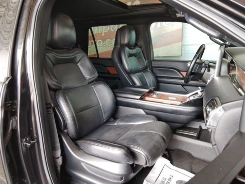 Used 2020 Lincoln Navigator Reserve RWD image 13