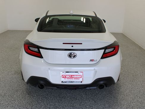 Used 2025 Toyota GR86 Premium RWD image 8