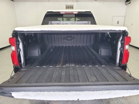 Used 2020 Chevrolet Silverado 1500 LT Trail Boss w/ Midnight Edition image 30