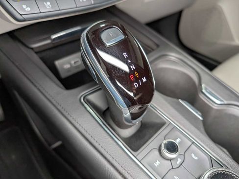 Certified 2023 Cadillac XT4 Premium Luxury image 28