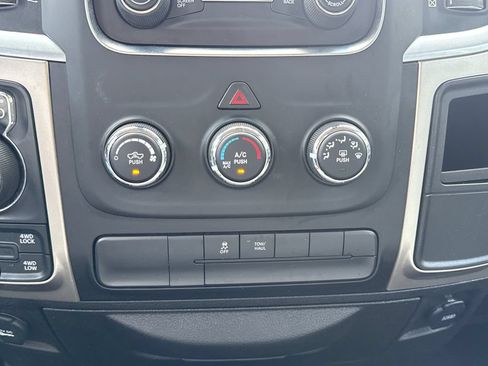 Used 2019 RAM 1500 Classic SLT AWD/4WD image 24