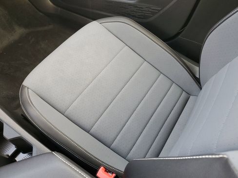 Used 2025 Volkswagen Jetta SE image 14