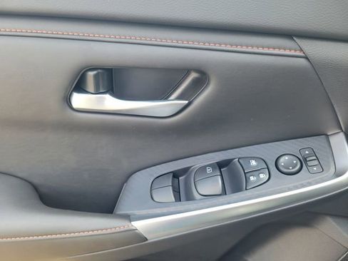 New 2025 Nissan Sentra SR w/ SR Premium Package image 17