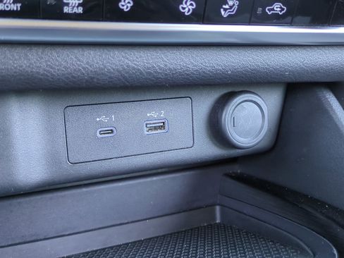 Used 2023 Nissan Rogue SV image 21