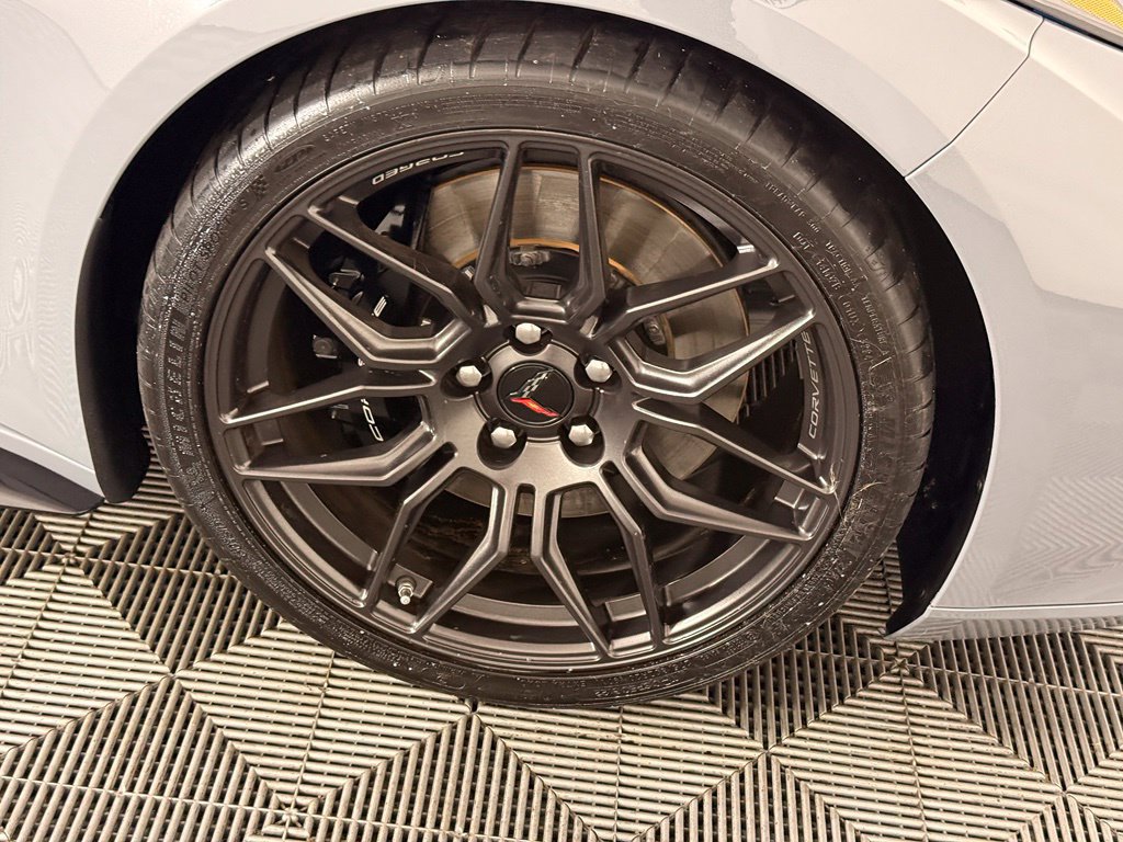 Used 2024 Chevrolet Corvette Z06 RWD image 17