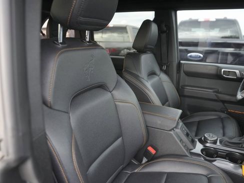 Used 2024 Ford Bronco Badlands image 19
