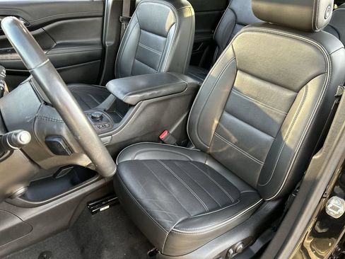 Used 2022 GMC Acadia Denali w/ Denali Ultimate Package FWD image 20