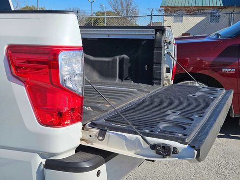 Used 2018 Nissan Titan PRO-4X w/ Pro-4x Utility Package image 33