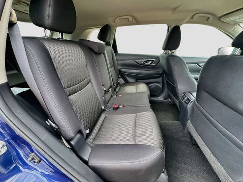 Used 2017 Nissan Rogue SV w/ SV Premium Package AWD/4WD image 33