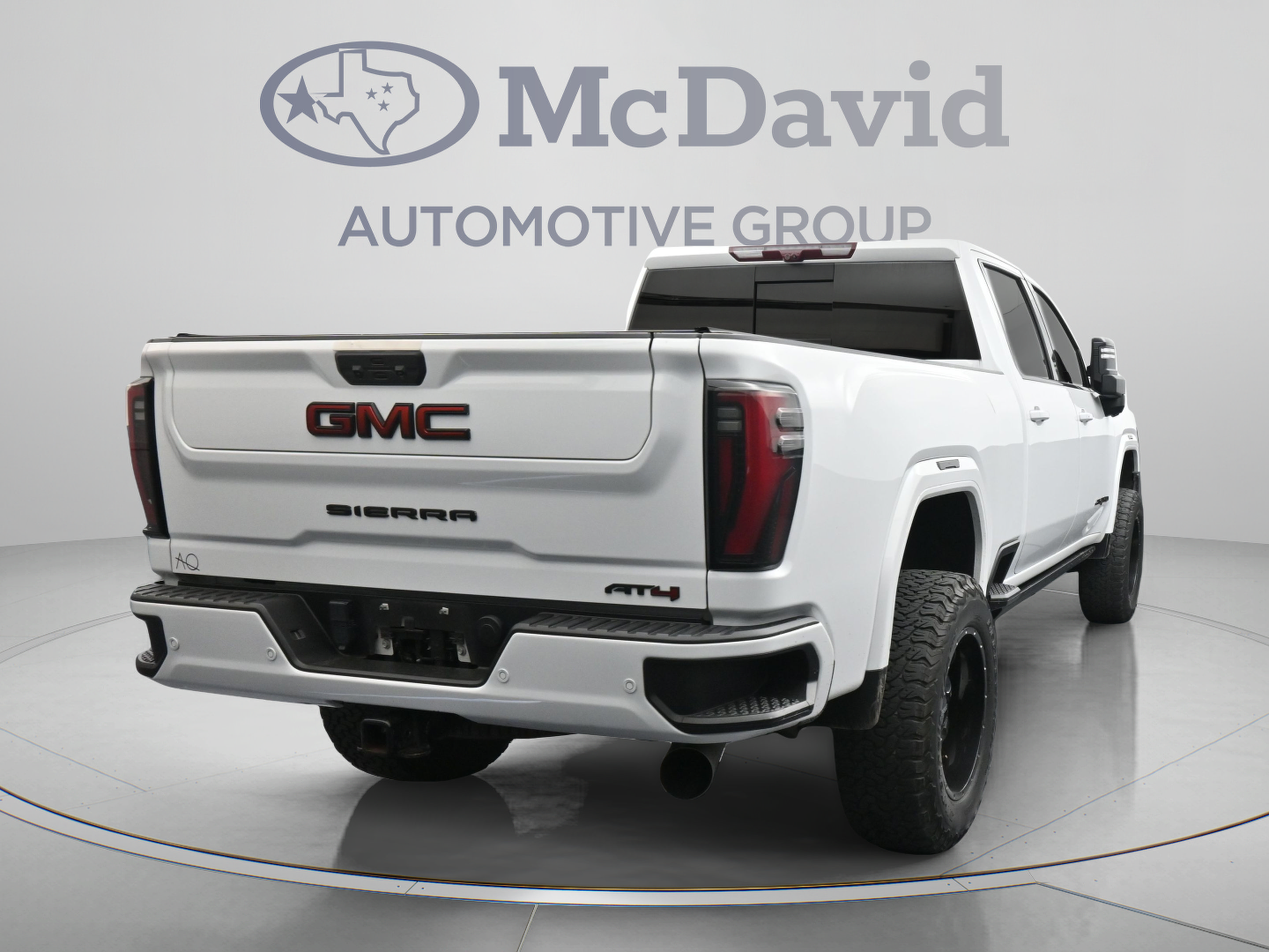Used 2024 GMC Sierra 2500 AT4 w/ AT4 Premium Plus Package AWD/4WD image 8