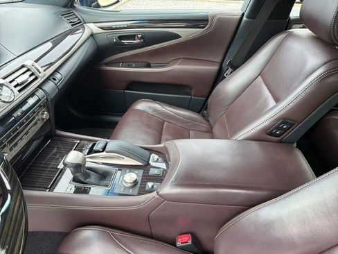 Used 2017 Lexus LS 460 AWD image 15