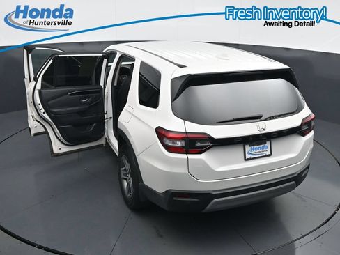 Used 2025 Honda Pilot EX-L image 41