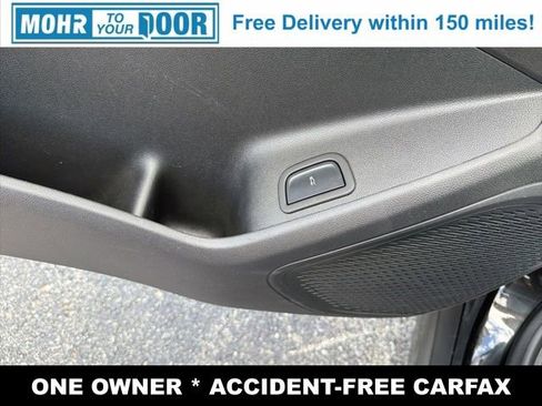 Used 2025 Chevrolet Traverse LT image 12