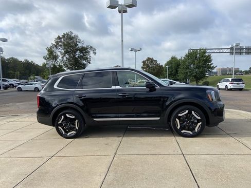 Used 2025 Kia Telluride S FWD image 15