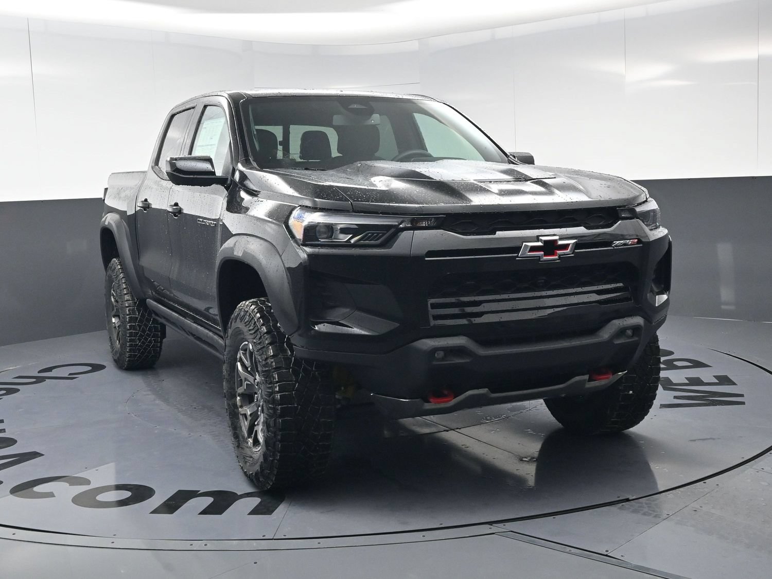 New 2026 Chevrolet Colorado ZR2 w/ Technology Package AWD/4WD image 3