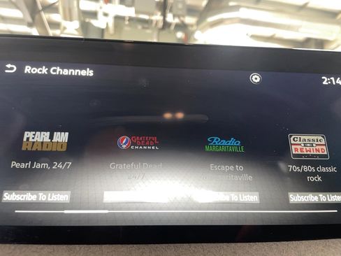 Used 2025 Nissan Kicks SV image 9