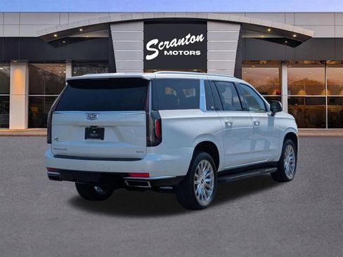 Used 2023 Cadillac Escalade ESV Premium Luxury w/ LPO, Floor Liner Package AWD/4WD image 5