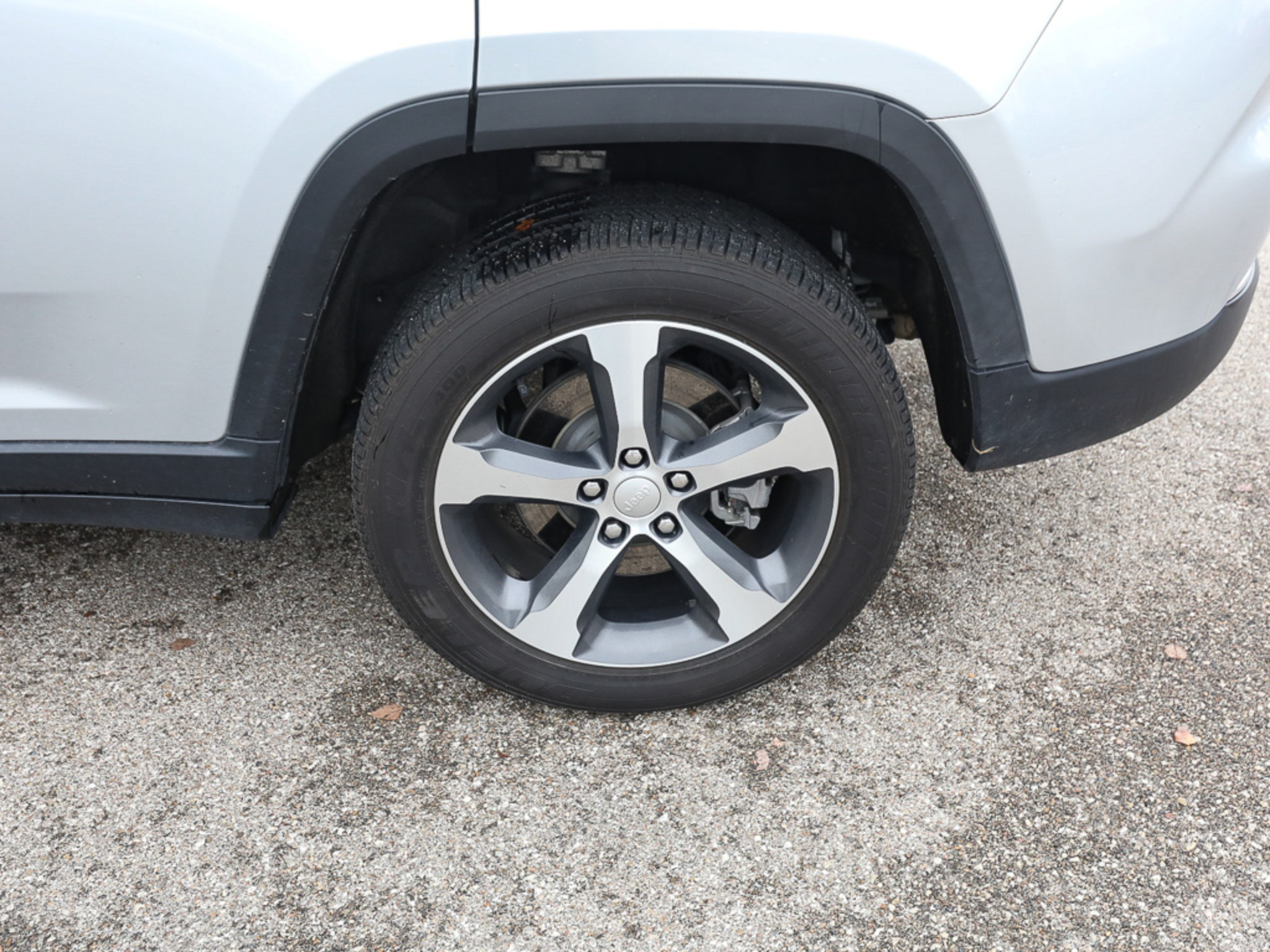 Used 2023 Jeep Grand Cherokee 4WD 4xe image 4