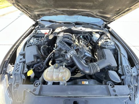 Used 2016 Ford Mustang Coupe RWD image 25