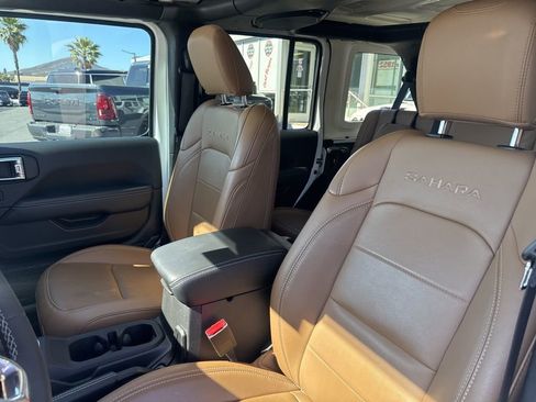 Used 2023 Jeep Wrangler Unlimited Sahara image 16