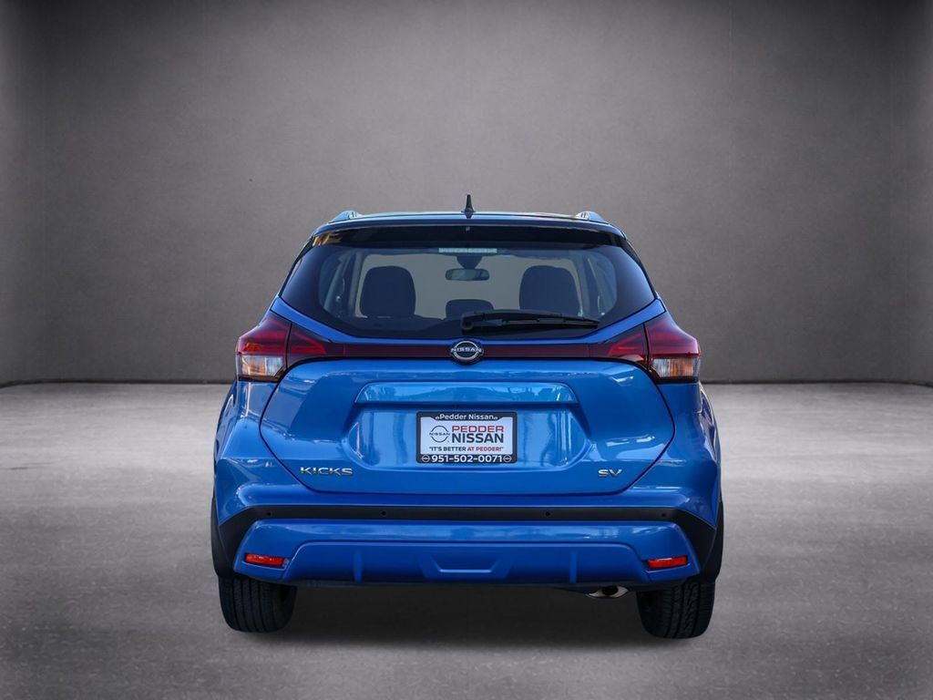 Used 2023 Nissan Kicks SV FWD image 6