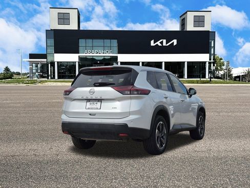 Used 2025 Nissan Rogue SV AWD/4WD image 5