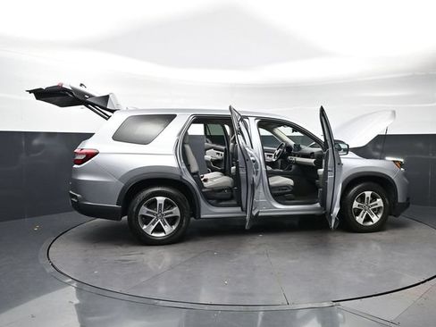 Certified 2024 Honda Pilot EX-L image 33