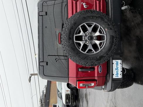 Used 2025 Ford Bronco Badlands image 3