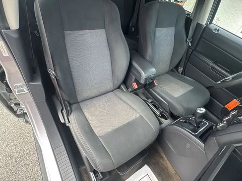 Used 2013 Jeep Compass Sport FWD image 25