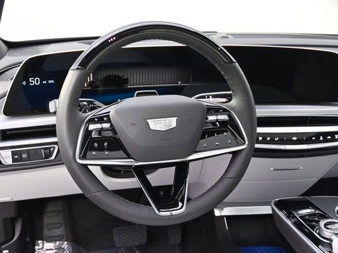 New 2025 Cadillac Lyriq Luxury image 12