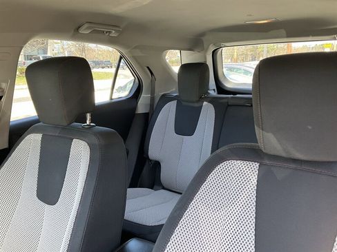 Used 2017 Chevrolet Equinox LS FWD image 24