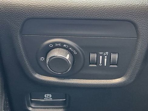 Certified 2025 Jeep Grand Cherokee L Altitude RWD image 19