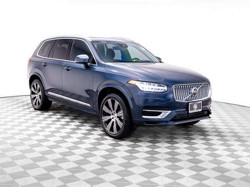 Used 2025 Volvo XC90 T8 Ultra w/ Protection Package Premier AWD/4WD image 8