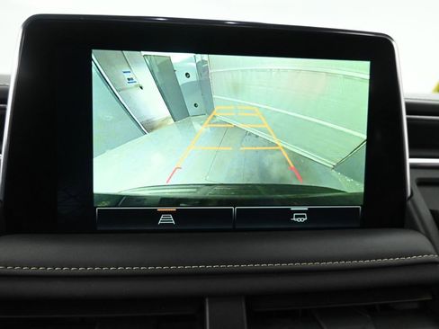 Used 2024 GMC Yukon XL SLT image 42