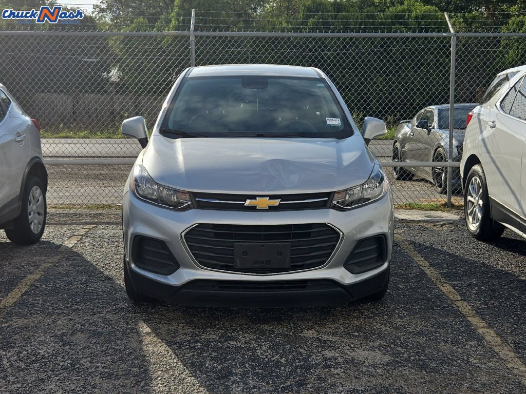 Used 2022 Chevrolet Trax LS w/ Tint and Cruise Package FWD image 2