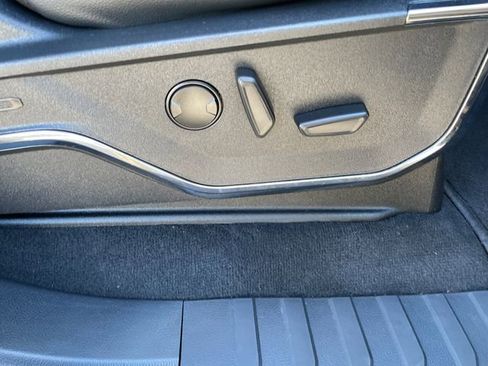 Used 2023 Ford F250 Lariat w/ Lariat Ultimate Package image 46