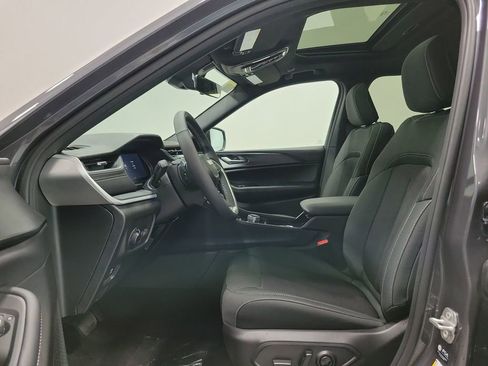 New 2026 Jeep Grand Cherokee Laredo X AWD/4WD image 9